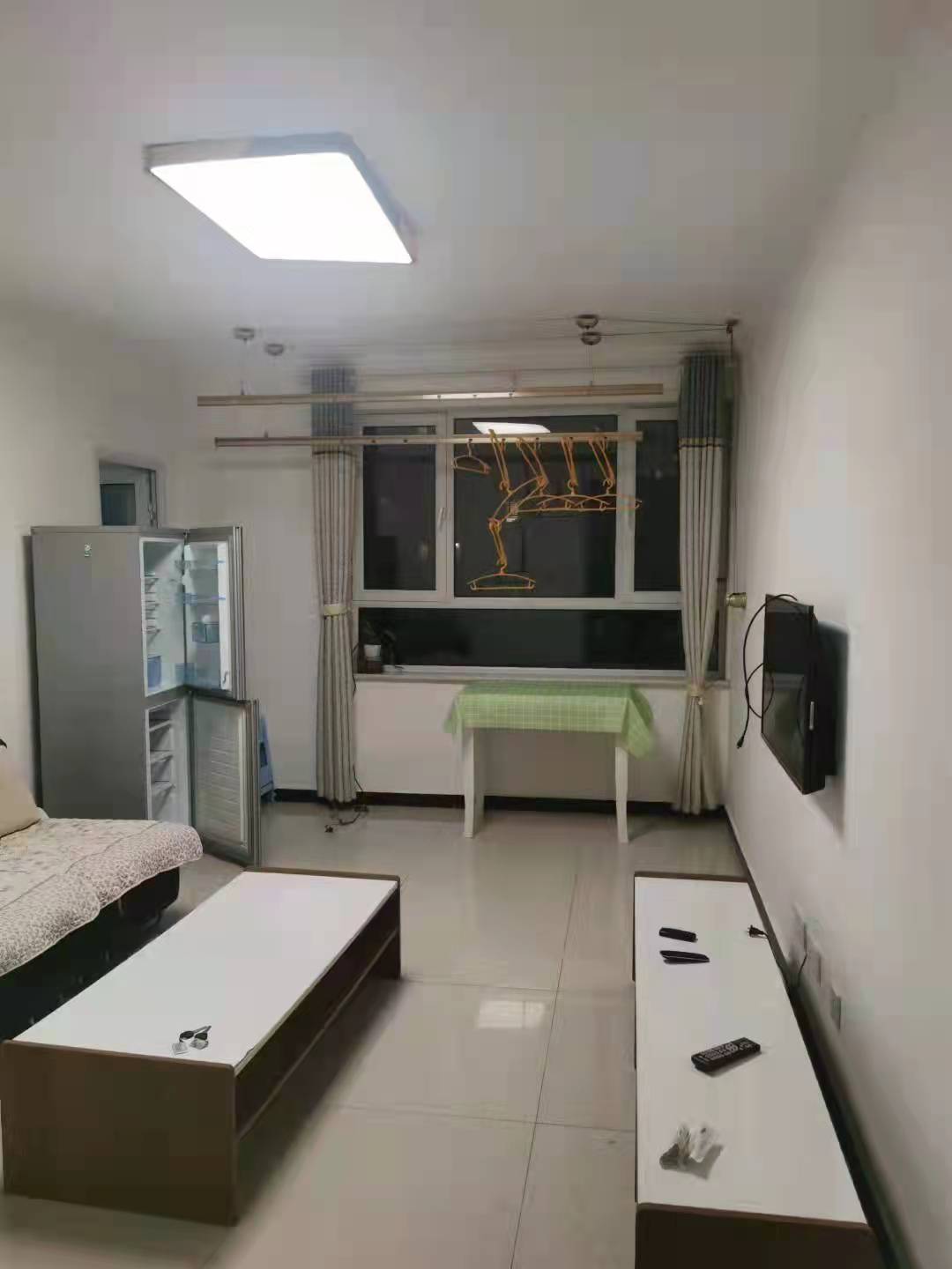 精裝修1室1廳1衛60m21500元/月