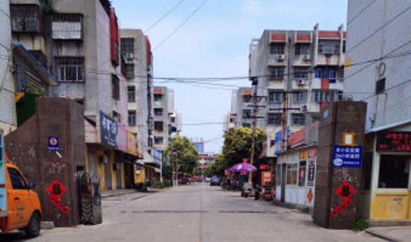 普通裝修4室1廳1衛100m2108萬元