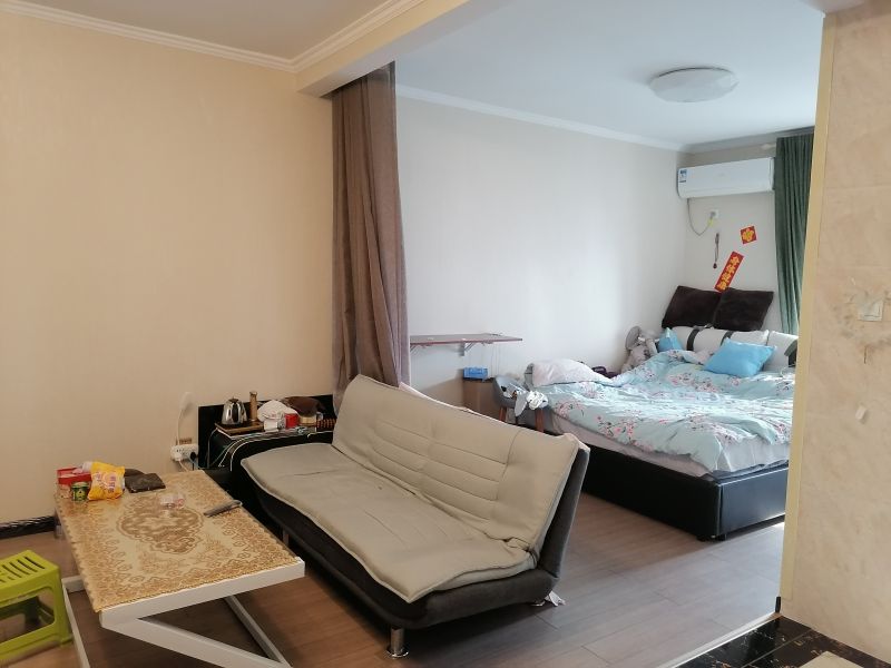 精裝修1室1廳1衛58m266萬元