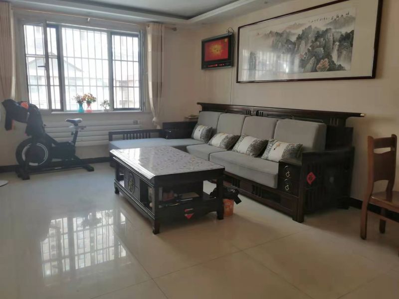 荊香苑3室2廳1衛112m2110萬元送儲藏室  簡單裝修  看房方便  價格可議