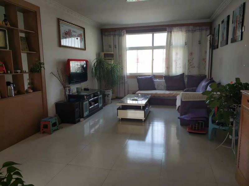 普通裝修4室2廳1衛110m21600元/月