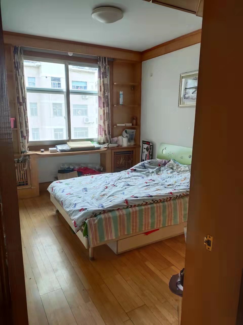 精裝修3室2廳1衛102m21100元/月