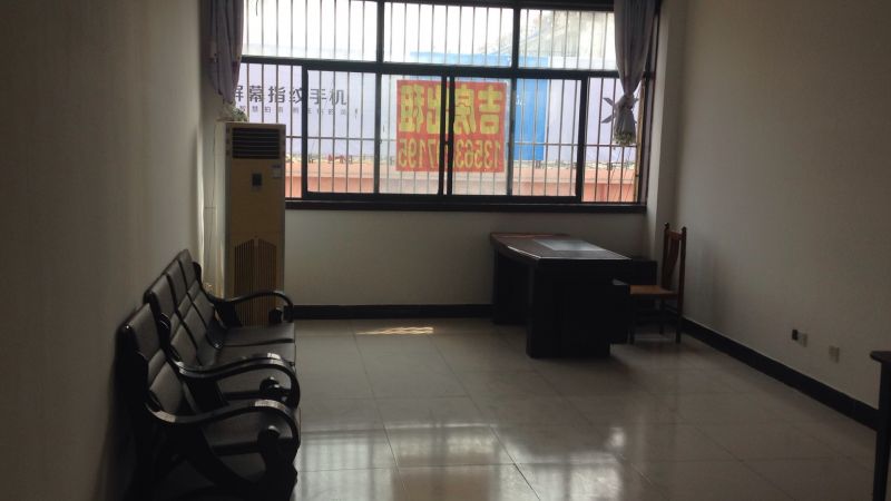 步行街寫字樓出租（拎包即?。?！普通裝修1室1廳1衛50m2900元/月