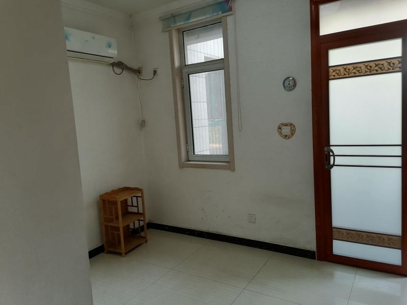 普通裝修1室1廳1衛29m232.8萬元