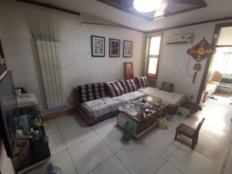 ?。”卑簿有^3室多層2樓，證滿五送儲，可議！