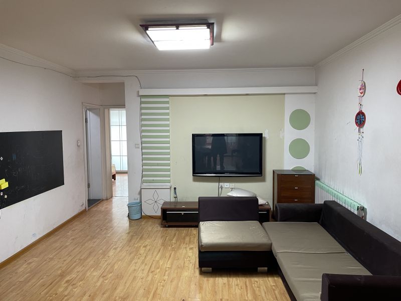 毛坯2室1廳1衛95.7m2105萬元