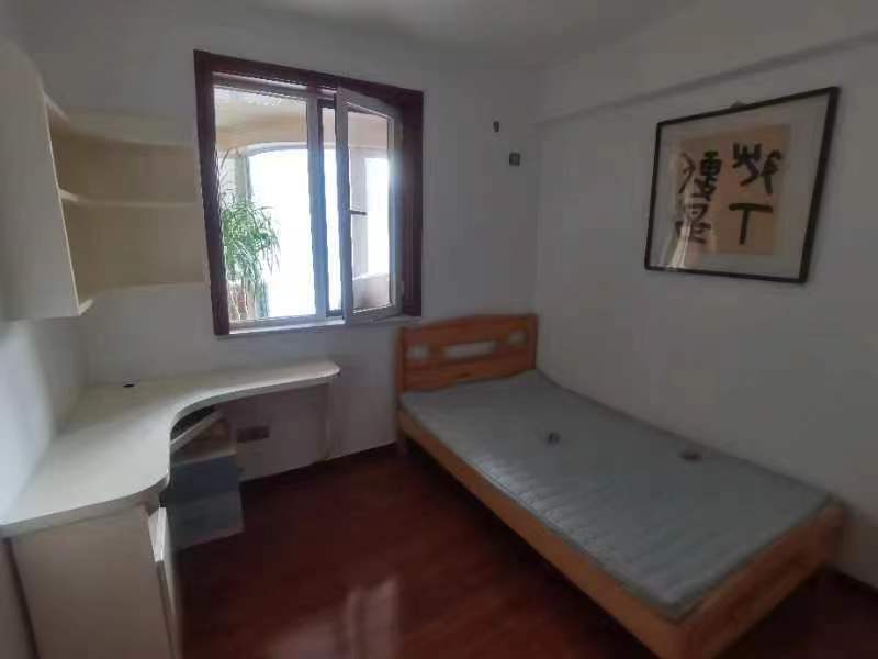 精裝修3室2廳1衛130m22000元/月