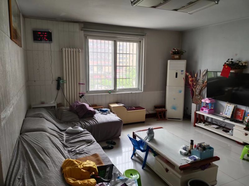 安東花園南區2007年房2樓精裝修可貸款大三室3室2廳1衛136m2158萬元