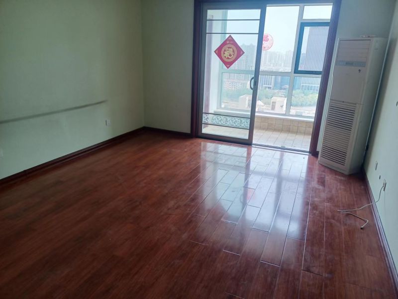 精裝修3室2廳1衛145m22300元/月