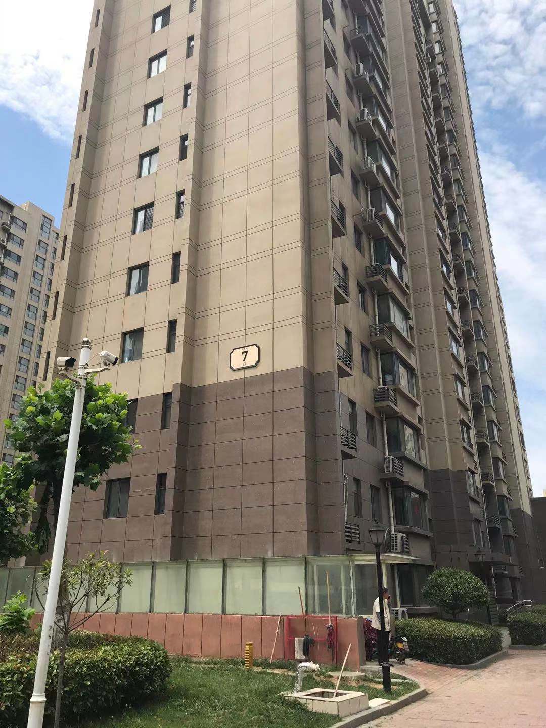 毛坯3室2廳1衛136m2150萬元