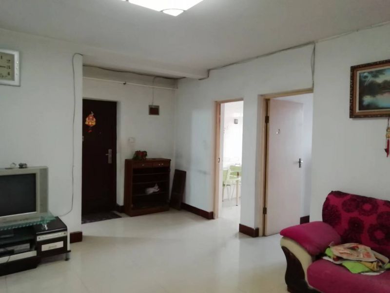 普通裝修3室2廳1衛90m283萬元