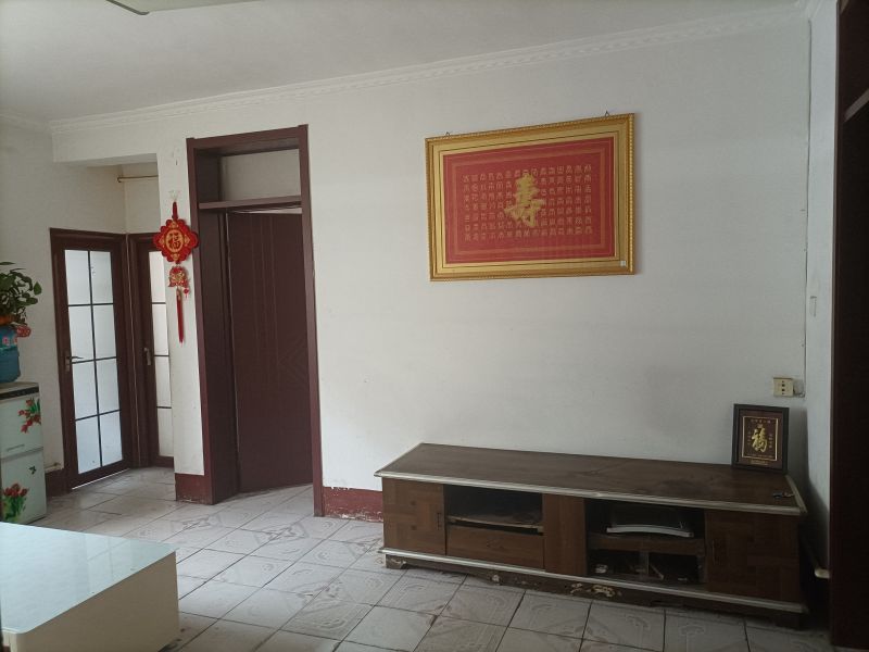 普通裝修3室1廳1衛78.9m266萬元