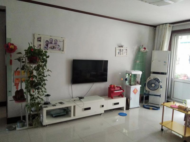 普通裝修3室2廳1衛116m21350元/月