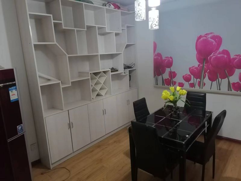 陽光麗景多層1樓100m2   家具家電齊全   1500元/月