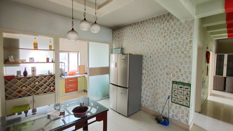 新金葉花園 精裝家具家電齊全拎包住隨時看房 2萬/年4室2廳2衛258m21666元/月