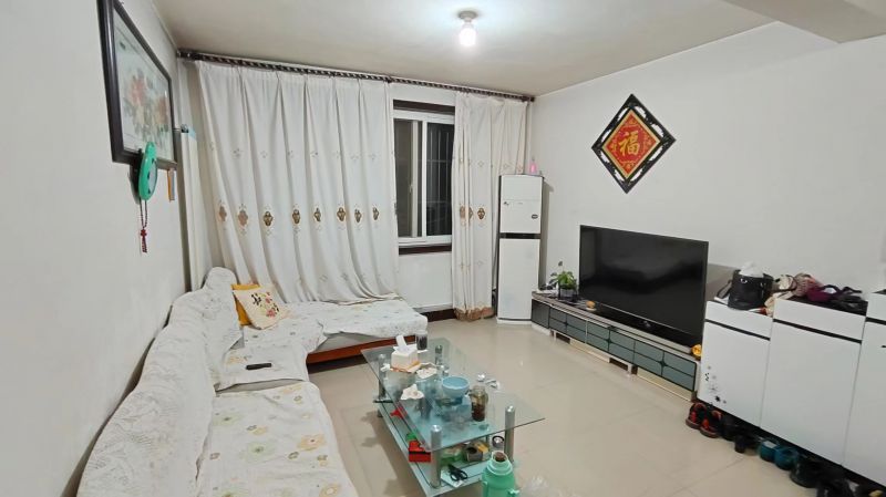 新出陪讀首選安東南區中等裝修家具家電齊全拎包入住3室2廳1衛126m21800元/月