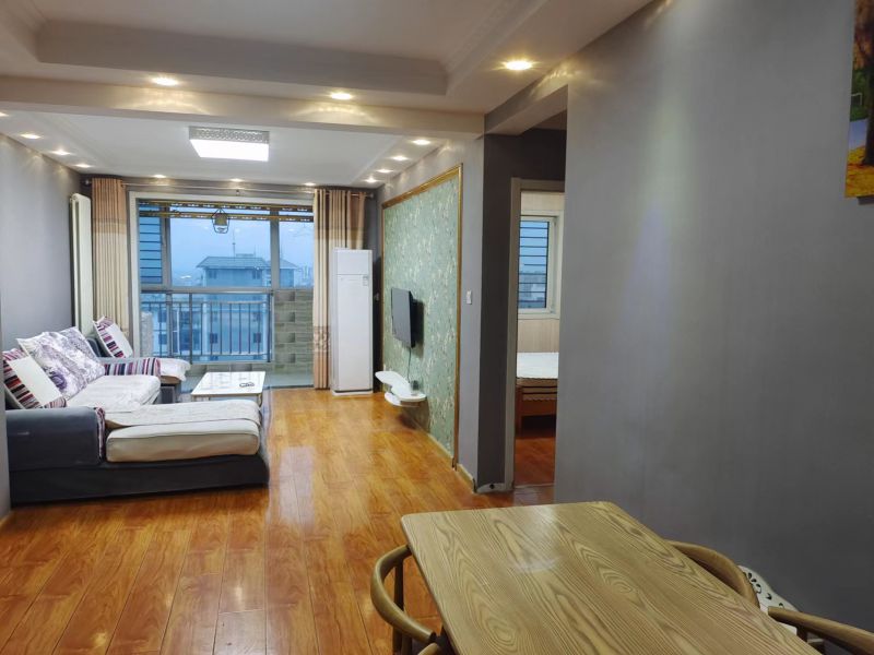 普通裝修2室2廳1衛90.2m2103萬元