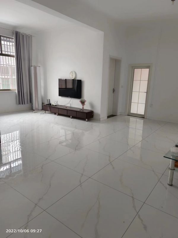 精裝修3室1廳1衛143m21000元/月