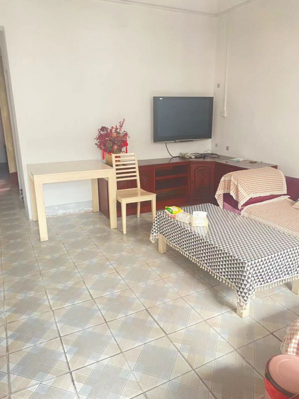 靜雅南小院，地勢優越，上學方便，交通便利，生活方便