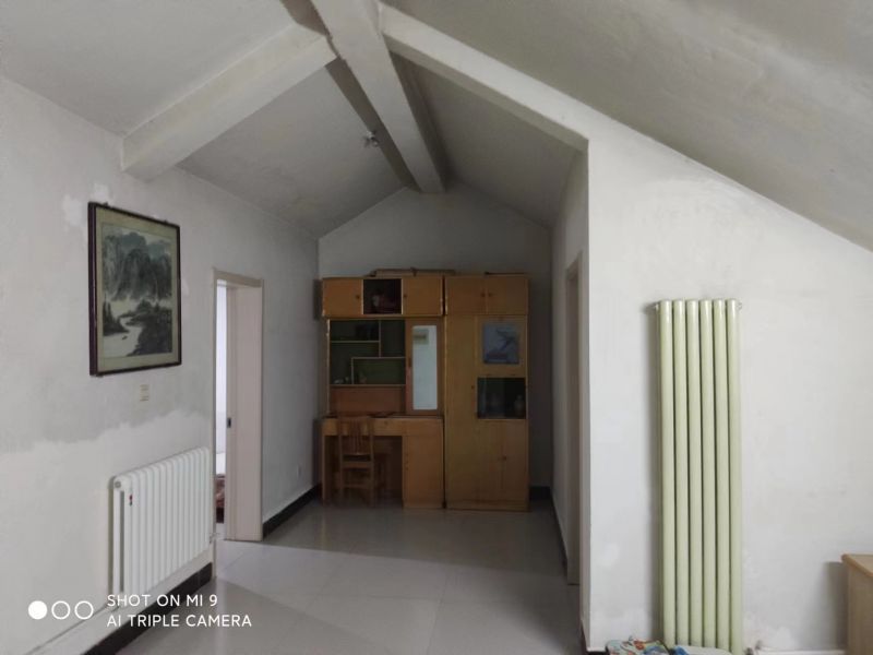 普通裝修2室2廳1衛90m2750元/月