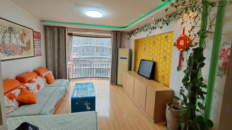 貴和世紀佳苑家具家電齊全拎包住地暖兩部空調精裝修2室2廳1衛100m21700元/月