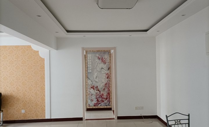 精裝修2室2廳1衛110m21700元/月