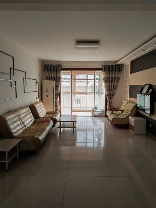 精裝修3室2廳2衛160m22700元/月