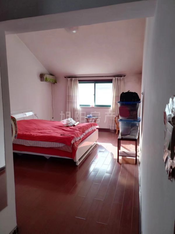 精裝修5室3廳3衛240m2200萬元