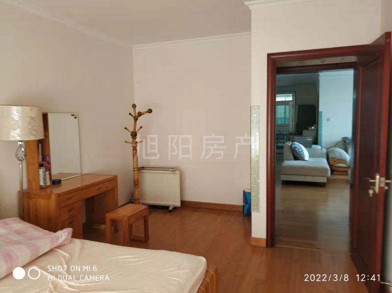 精裝修3室2廳2衛140m2139萬元