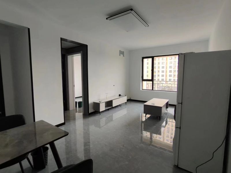 普通裝修2室2廳1衛95m21550元/月