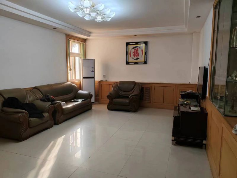 新興南區，地勢優越，周邊配套設施齊全