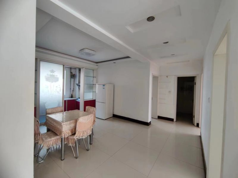 精裝修3室2廳2衛127m21800元/月