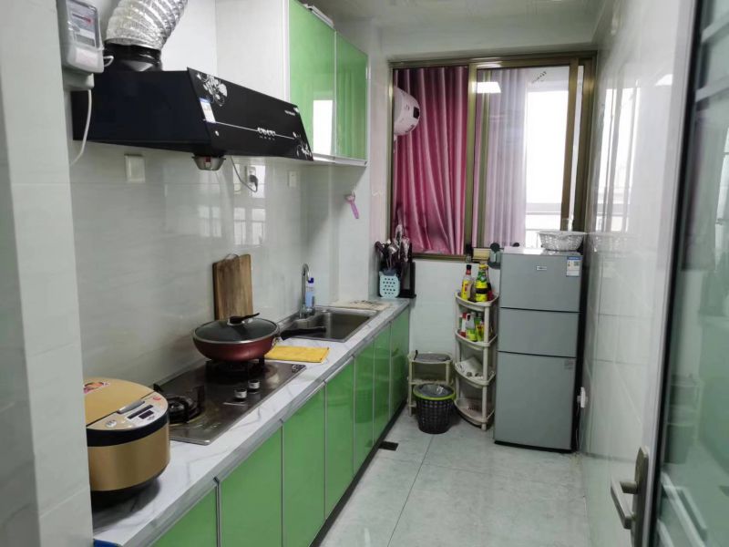 精裝修1室1廳1衛60m21300元/月