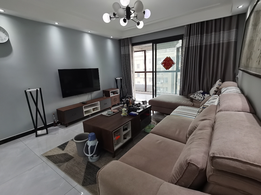 和家園 精裝修3室2廳2衛135m2178萬元