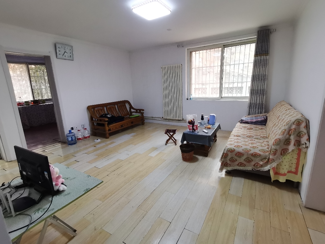 步行街小區 3室1廳1衛 108m2 91.6萬元