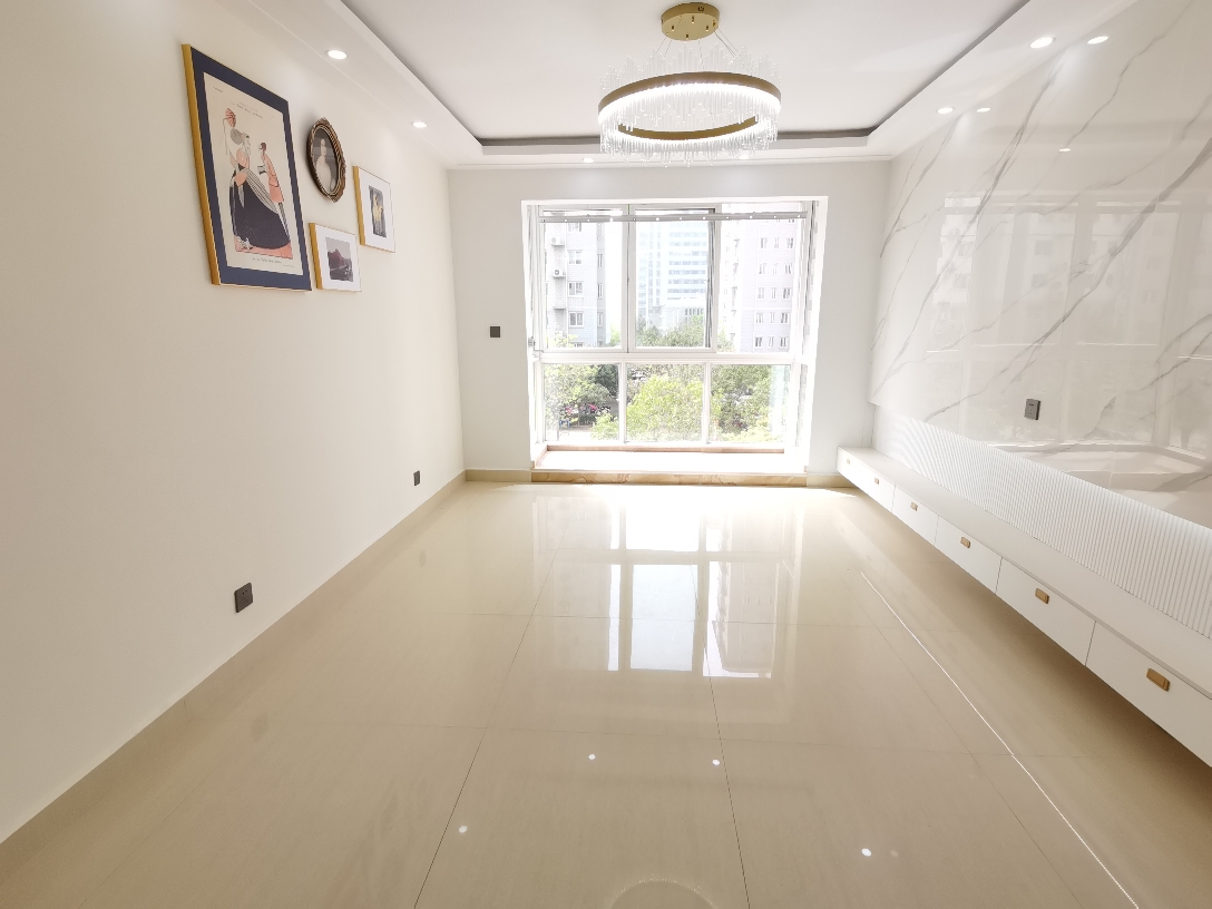 和諧康城E  3室2廳1衛 104m2 105萬元