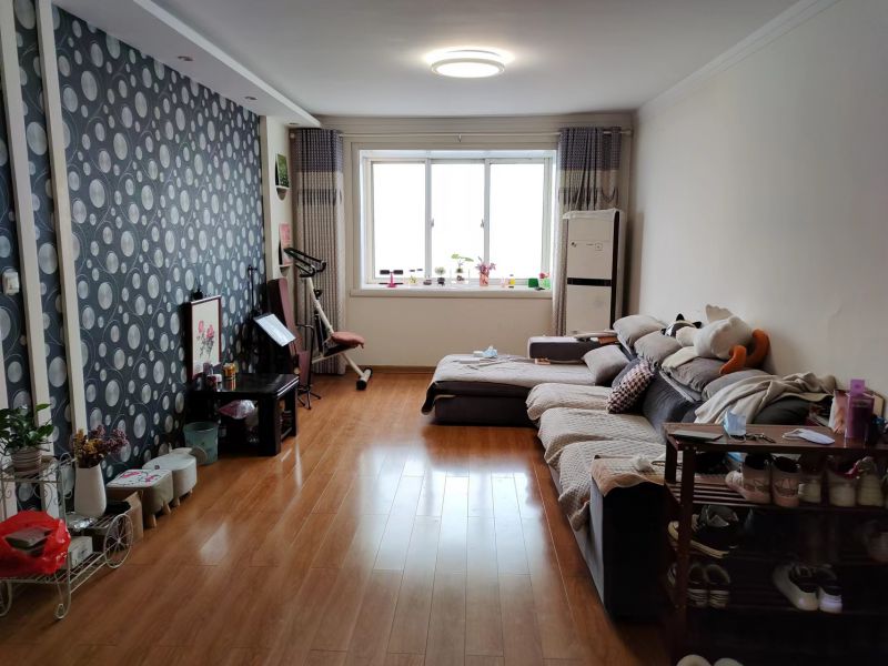 普通裝修3室2廳1衛127m279萬元