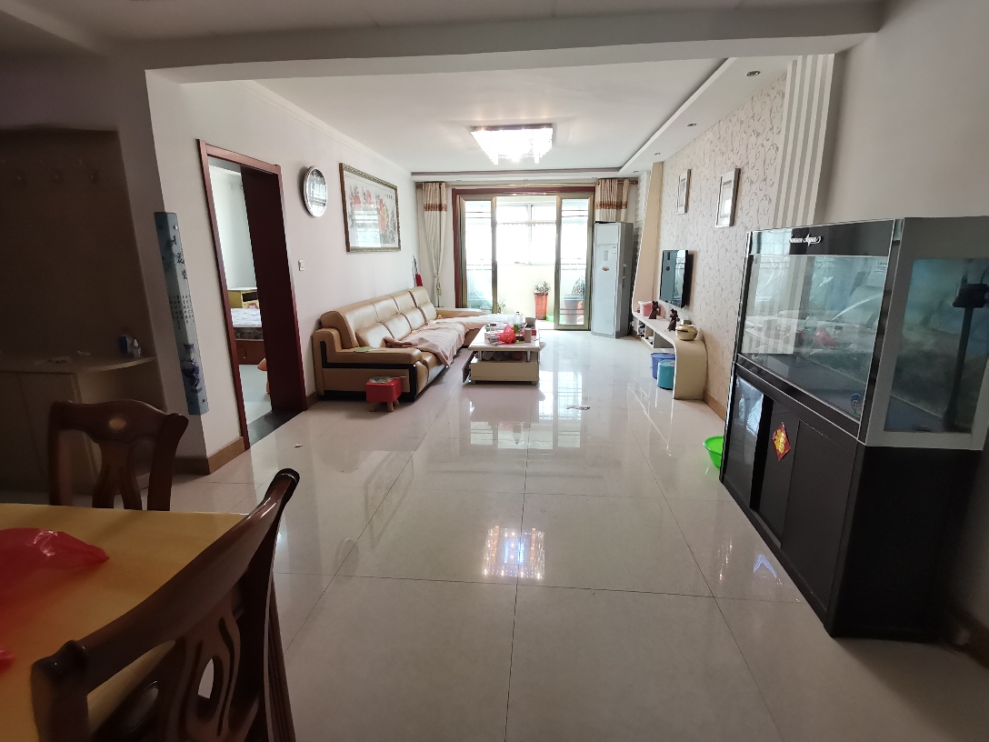 嘉德城市花園  3室2廳2衛136m2133萬元