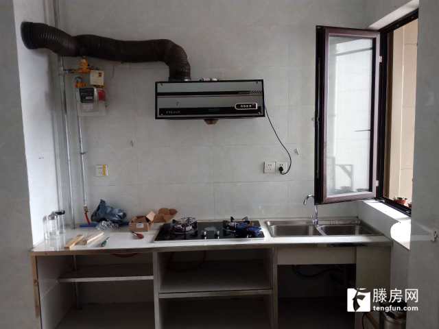 學區房，精裝修，拎包入住。