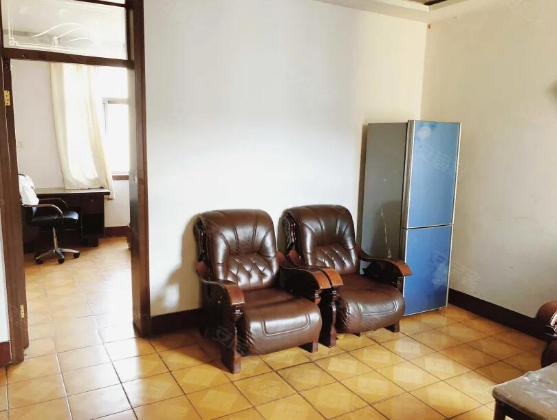 龍泉小區  3室1廳1衛79m289萬元