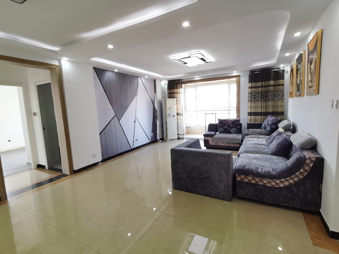 中央城B區  3室2廳1衛133m2133萬元