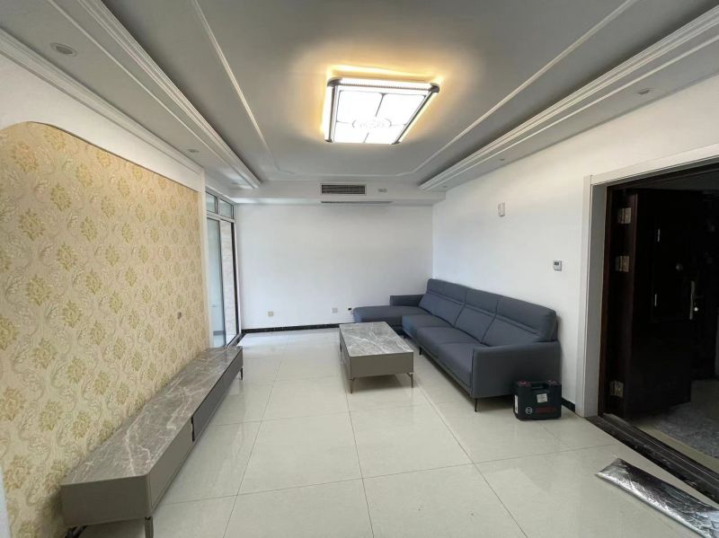 新上！中央公館 急售好房，3室2廳1衛101m2精裝修。