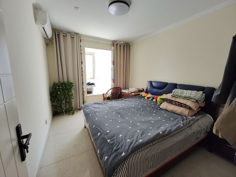 新上！中央城C區 急售好房，3室2廳1衛132m2毛坯。