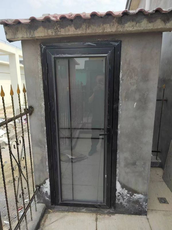 普通裝修1室1廳1衛43m2800元/月