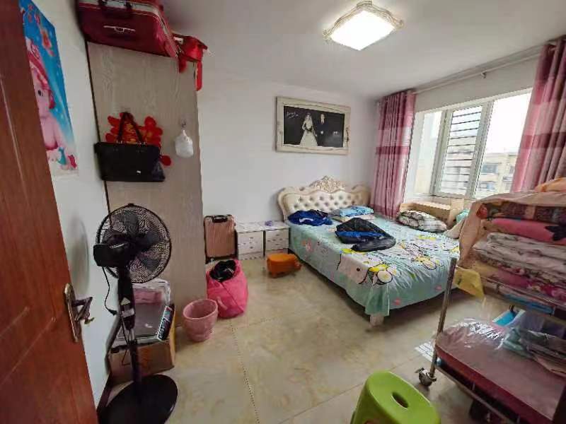 急售！雙學區精裝修3室2廳1衛100m285萬元