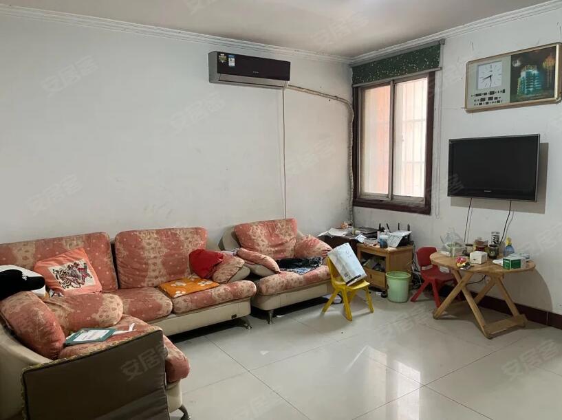 蘋果園小區 3室0廳1衛103m283萬元