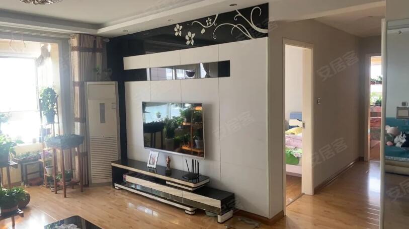 蘋果花園 4室2廳2衛144m2176萬元