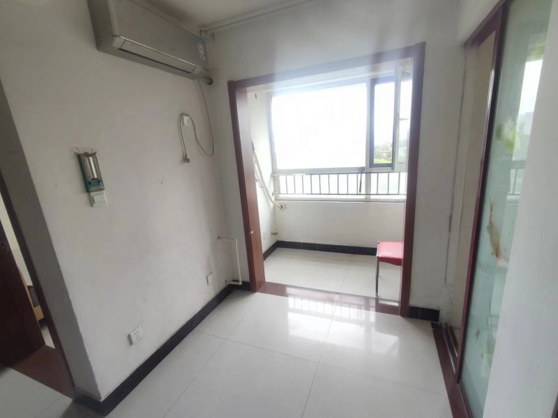 愛家豪庭  2室1廳1衛  77m2 76萬元