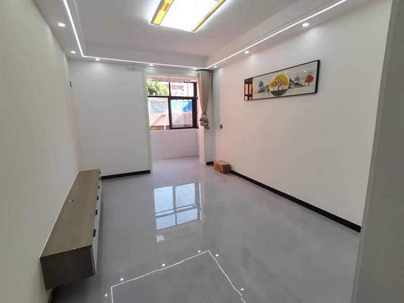 府前北區  簡裝  3室2廳1衛80m2 67.6萬元