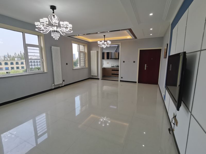 德鄰地產房源推薦！愛家豪庭 居家自住好房出售！3室2廳1衛126萬元117m2精裝修。